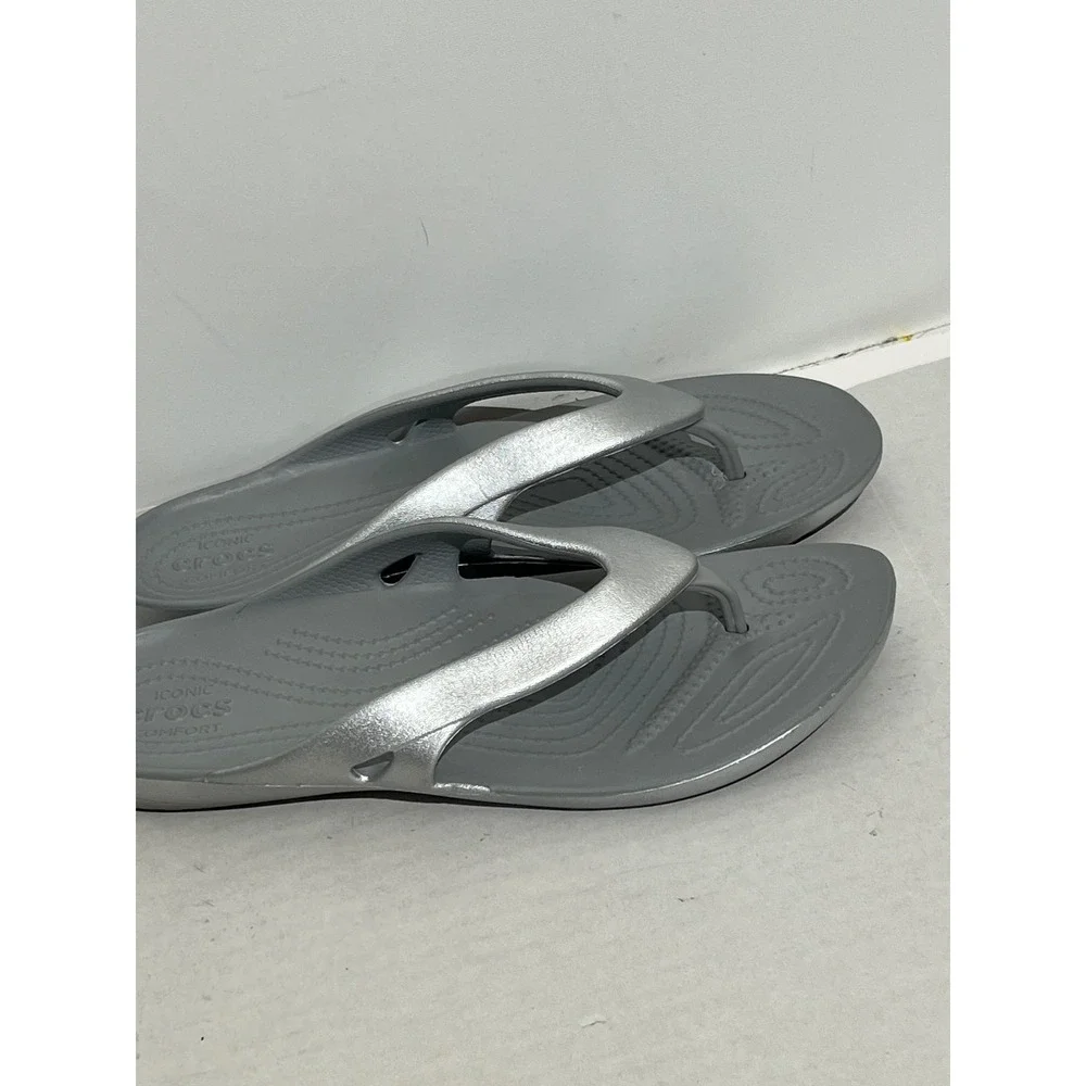 Crocs Kadee II‎ Flip Flops Womens 10 Silver Metallic Gray Sandals 202492-040
